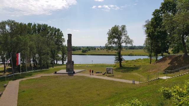 Der erste Grenzpfahl an der Oder 