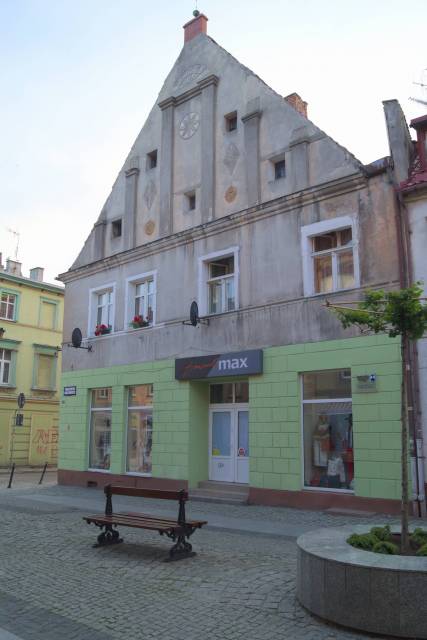 Dom przy ul. Powstańców Warszawskich 15