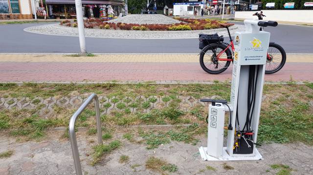 Samoobsługowa stacja naprawy rowerów