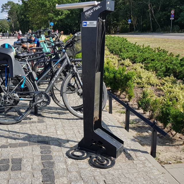 Samoobsługowa stacja naprawy rowerów