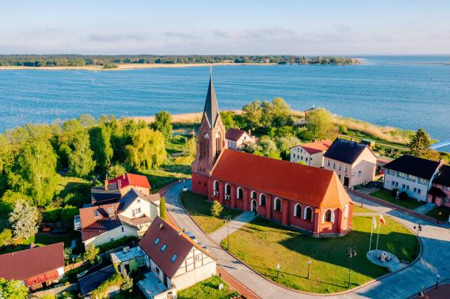 Kościół katolicki pw. Wniebowzięcia Najświętszej Marii Panny w Nowym Warpnie