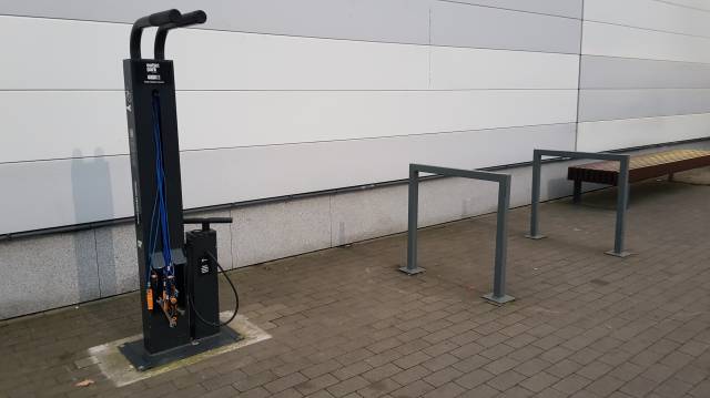 Samoobsługowa stacja naprawy rowerów