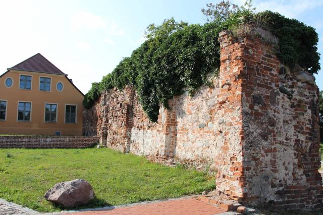 Średniowieczne mury obronne