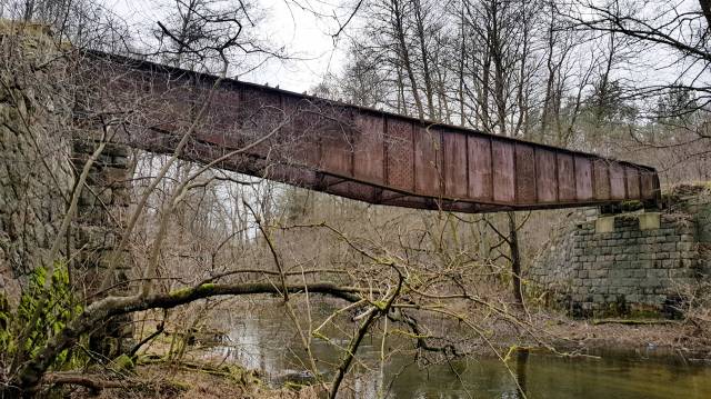 Alte Eisenbahnbrücke in Nadarzyce