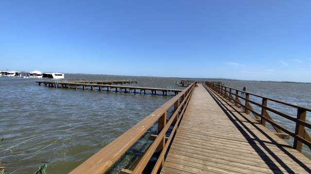 Aussichtssteg am Jamno-See