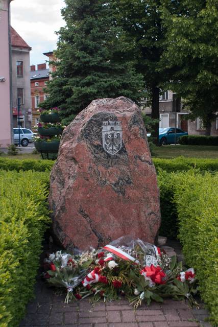 Głaz pamiątkowy "Pionierom Ziemi Myśliborskiej"