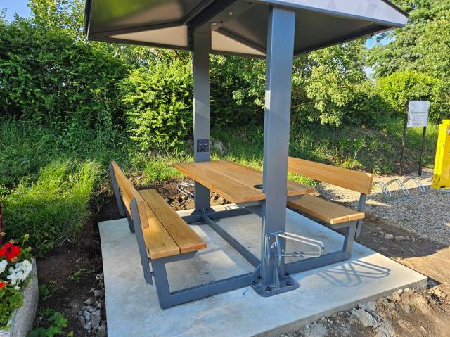 Rastplatz mit Reparaturwerkstatt in Przyjezierze