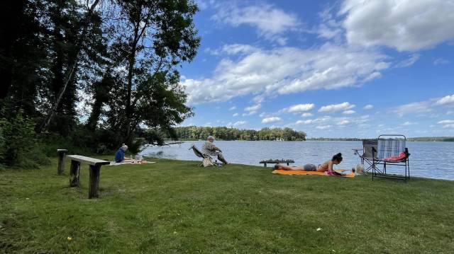 Mała plaża w Gądnie