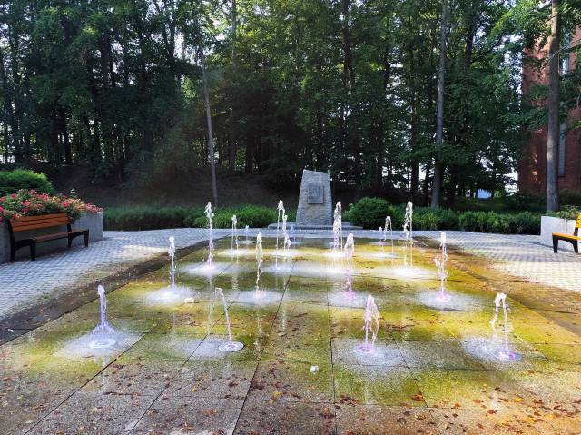 Obelisk poświęcony Królowi Erykowi w 600 - lecie koronacji