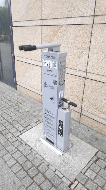 Stacja naprawy rowerów Szczecin ul. Niepodległości