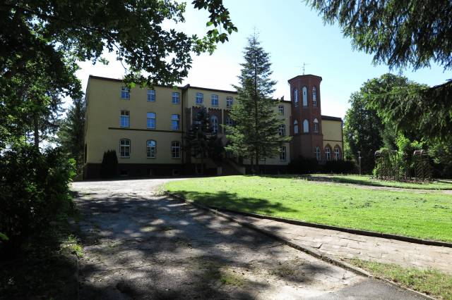 Schloss und Schlosspark in Wąsosz
