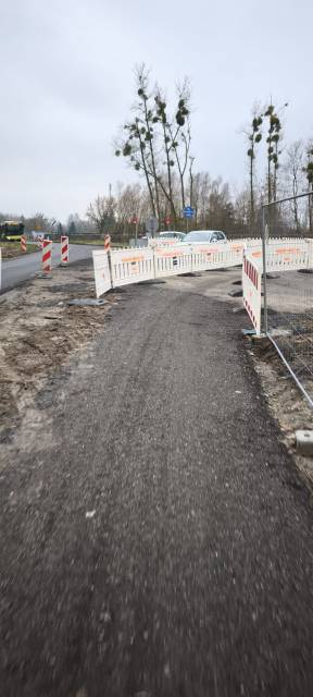 Behinderungen aufgrund des Baus einer Überführung über die Eisenbahnlinie