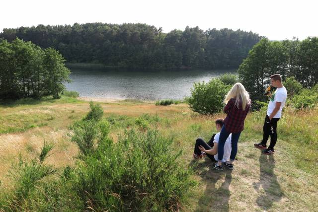 Plaża nad jeziorem Dramienko