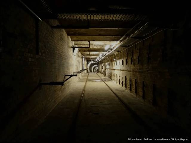 AEG Tunnel (1897)