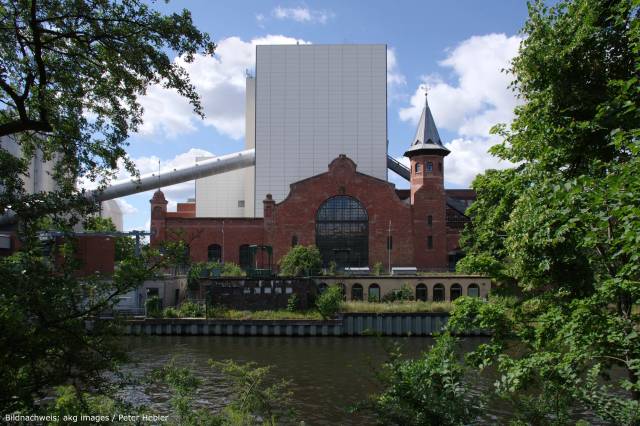 Widok na elektrociepłownię Moabit