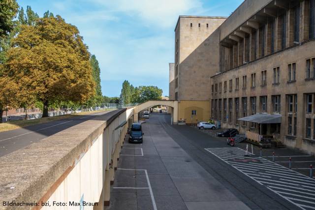 Tunel kolejowy i drogowy (1936)