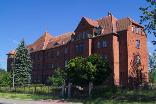 Budynek dawnej fabryki konserw