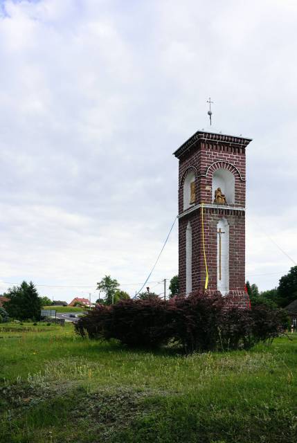 Kapliczka przydrożna MB Bolesnej