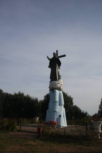 Figura Matki Boskiej Królowej Narodów