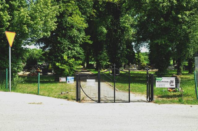 Cmentarz przykościelny