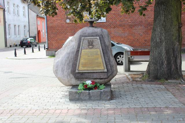 Głaz upamiętniający działalność poddziemia antykomunistycznego na Ziemii Szczecineckiej