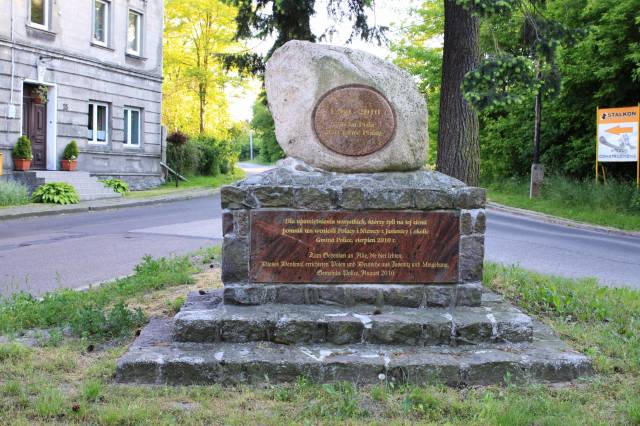 Pomnik poświęcony mieszkańcom Jasienicy i okolic