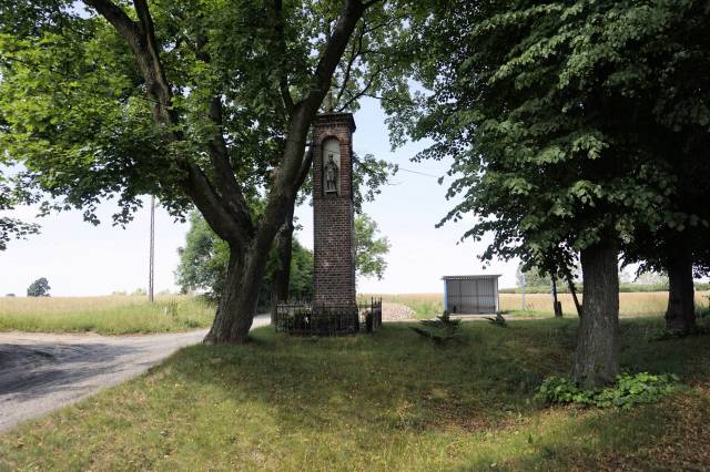 Kapliczka przydrożna św. Jana Nepomucena