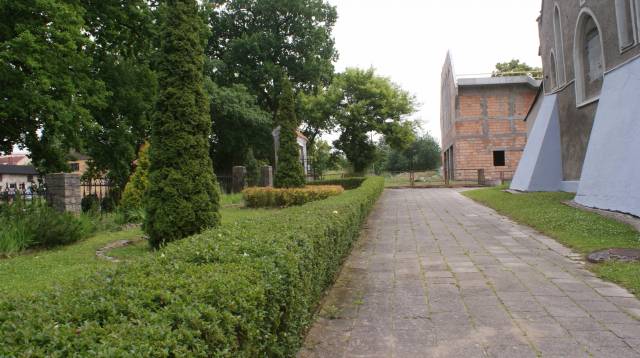 Cmentarz przykościelny