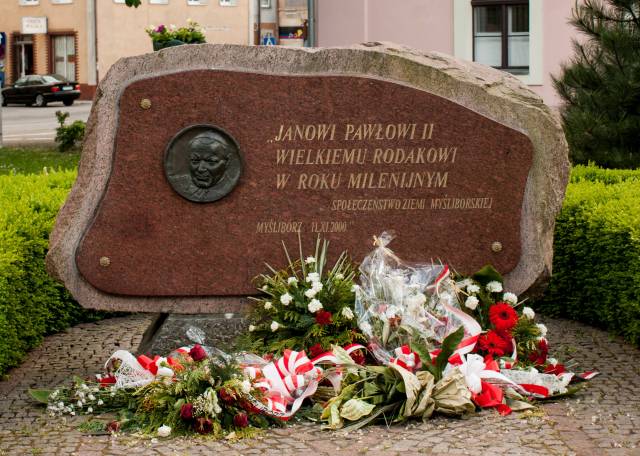 Głaz pamiątkowy Jana Pawła II