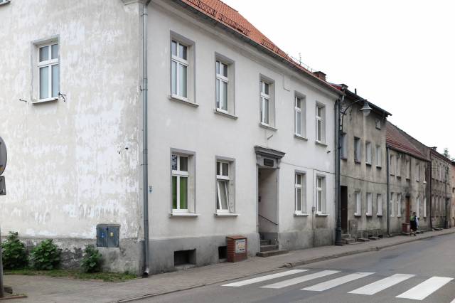 Plebania przy kościele pw. Zmartwychwstania Pańskiego