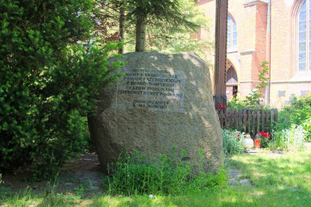 Głaz pamiątkowy poświęcony Pomorzanom