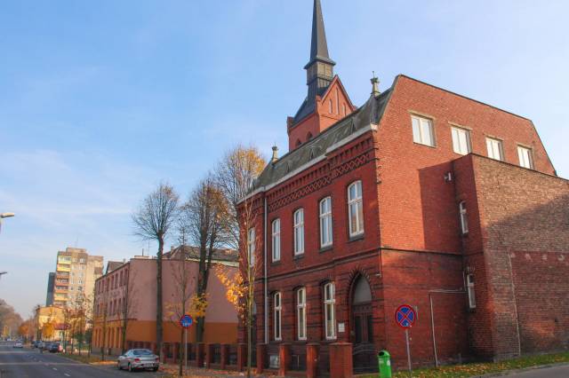 Plebania przy ul. Piastowskiej 11