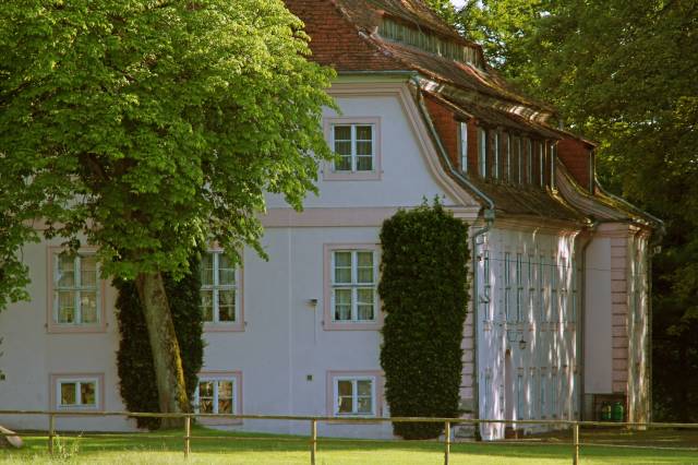 Dwór i park dworski