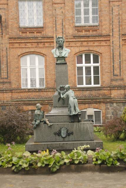 Pomnik Ch. F. Kocha w Moryniu