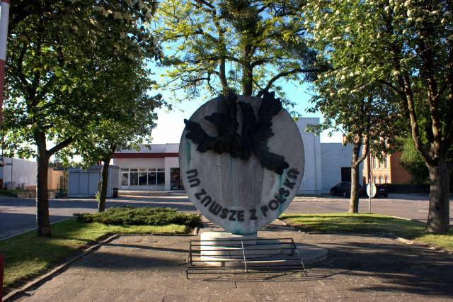 Pomnik Na zawsze z Polską