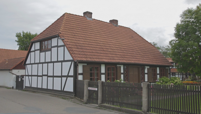 Zabytkowa zabudowa chat rybackich