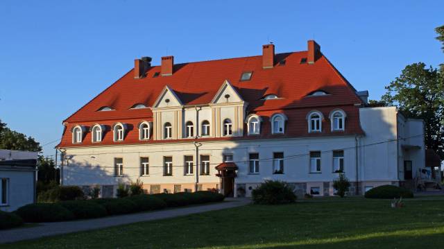 Dwór i park dworski