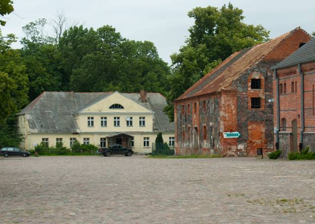 Zespół zabudowy folwarcznej