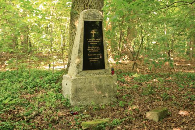 Pomnik upamiętniający dawnych mieszkańców Siedlic